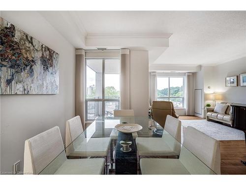 501-1000 Creekside Drive, Dundas, ON - Indoor Photo Showing Dining Room