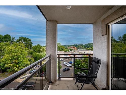 501-1000 Creekside Drive, Dundas, ON - Outdoor With Balcony With Exterior