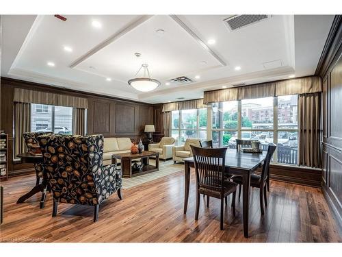 501-1000 Creekside Drive, Dundas, ON - Indoor Photo Showing Dining Room