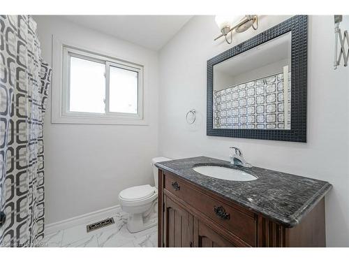 5212 New Street, Burlington, ON - Indoor Photo Showing Bathroom