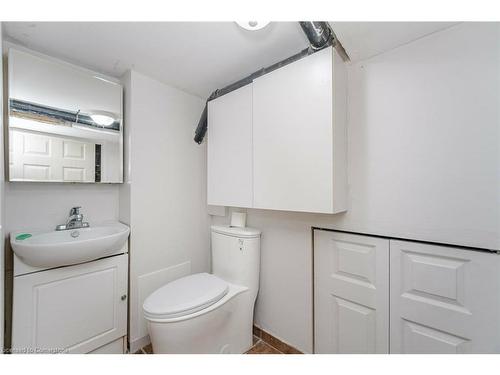 5212 New Street, Burlington, ON - Indoor Photo Showing Bathroom