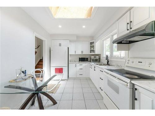 5212 New Street, Burlington, ON - Indoor Photo Showing Kitchen