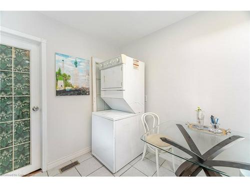 5212 New Street, Burlington, ON - Indoor Photo Showing Laundry Room