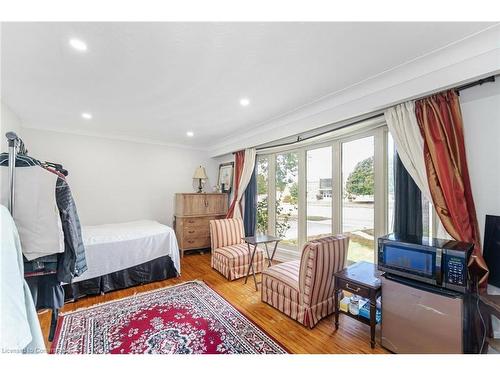 5212 New Street, Burlington, ON - Indoor Photo Showing Bedroom