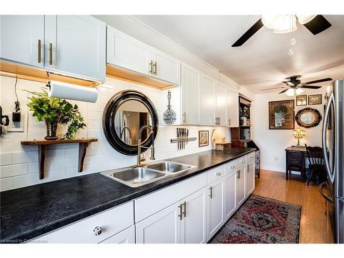 501-9 Grant Boulevard, Dundas, ON - Indoor Photo Showing Kitchen With Double Sink