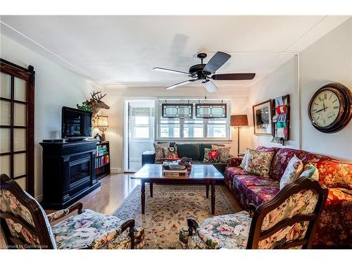 501-9 Grant Boulevard, Dundas, ON - Indoor Photo Showing Living Room