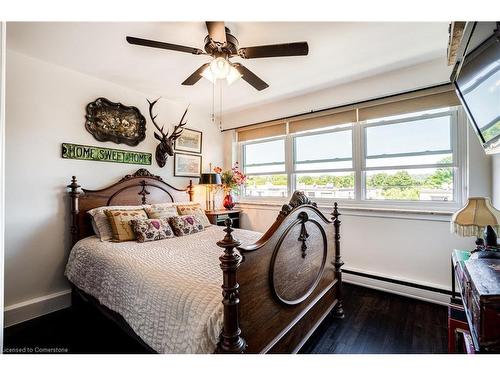 501-9 Grant Boulevard, Dundas, ON - Indoor Photo Showing Bedroom