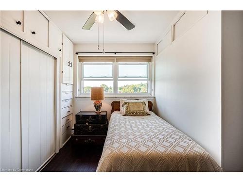 501-9 Grant Boulevard, Dundas, ON - Indoor Photo Showing Bedroom