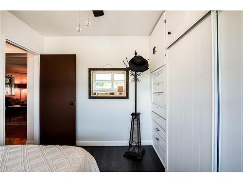 501-9 Grant Boulevard, Dundas, ON - Indoor Photo Showing Bedroom