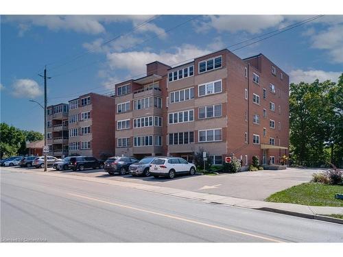 501-9 Grant Boulevard, Dundas, ON - Outdoor