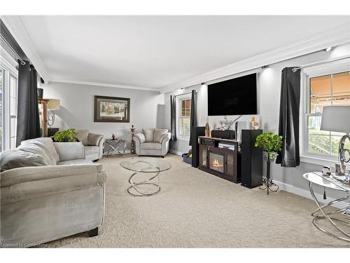 270 Highland Avenue, Fort Erie, ON - Indoor Photo Showing Bedroom