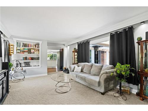 270 Highland Avenue, Fort Erie, ON - Indoor Photo Showing Living Room