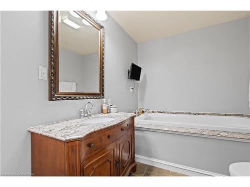 270 Highland Avenue, Fort Erie, ON - Indoor Photo Showing Bathroom