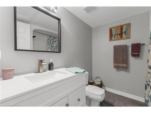 321-2040 Cleaver Avenue, Burlington, ON - Indoor Photo Showing Bathroom