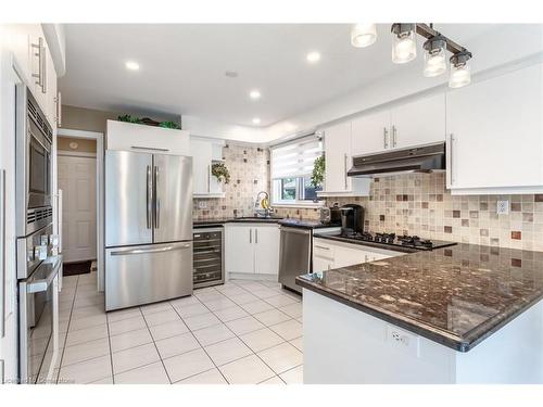 1351 Hazelton Boulevard, Burlington, ON - Indoor Photo Showing Kitchen With Upgraded Kitchen