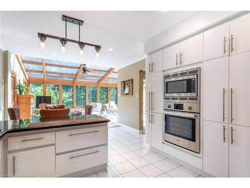 1351 Hazelton Boulevard, Burlington, ON - Indoor Photo Showing Kitchen