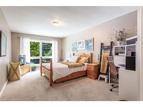 1351 Hazelton Boulevard, Burlington, ON - Indoor Photo Showing Bedroom