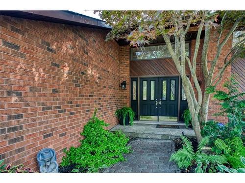 1351 Hazelton Boulevard, Burlington, ON - Outdoor