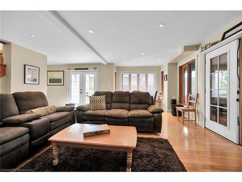 78 Valleyview Drive, Ancaster, ON - Indoor Photo Showing Living Room