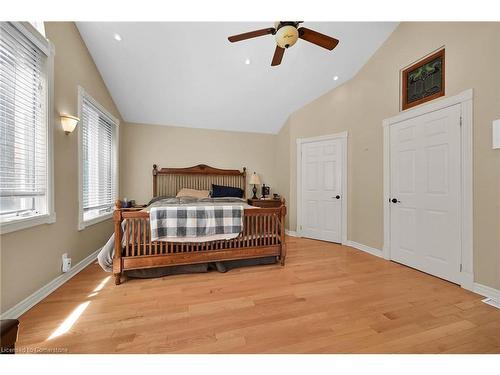 78 Valleyview Drive, Ancaster, ON - Indoor Photo Showing Bedroom