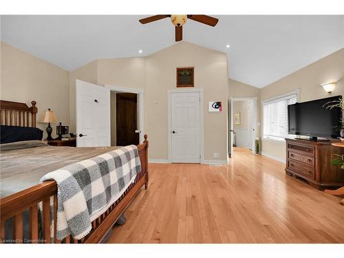 78 Valleyview Drive, Ancaster, ON - Indoor Photo Showing Bedroom