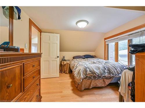 78 Valleyview Drive, Ancaster, ON - Indoor Photo Showing Bedroom