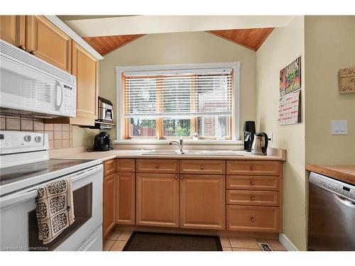 78 Valleyview Drive, Ancaster, ON - Indoor Photo Showing Kitchen With Double Sink