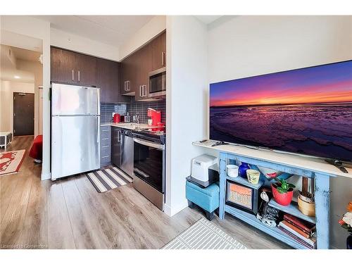 1703-15 Queen Street S, Hamilton, ON - Indoor Photo Showing Kitchen