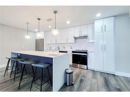 1703-15 Queen Street S, Hamilton, ON - Indoor Photo Showing Kitchen With Upgraded Kitchen