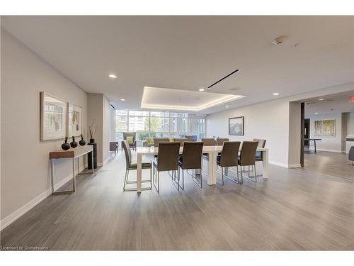 304-1940 Ironstone Drive, Burlington, ON - Indoor Photo Showing Dining Room