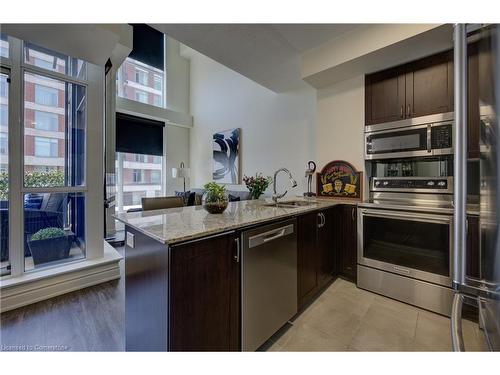 304-1940 Ironstone Drive, Burlington, ON - Indoor Photo Showing Kitchen