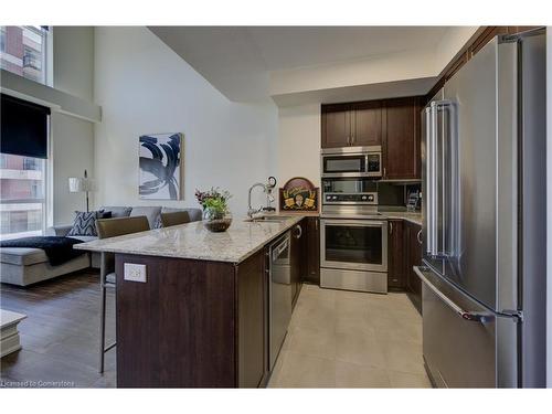 304-1940 Ironstone Drive, Burlington, ON - Indoor Photo Showing Kitchen