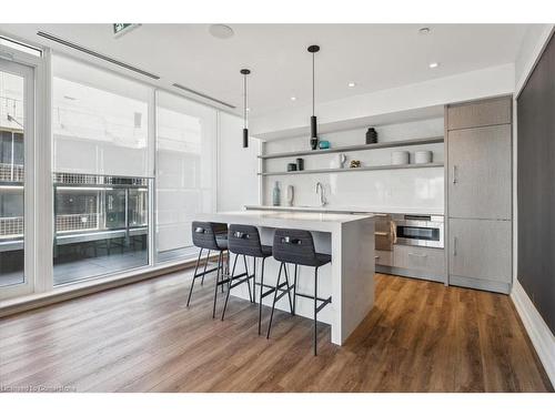 612-212 King William Street, Hamilton, ON - Indoor Photo Showing Kitchen With Upgraded Kitchen