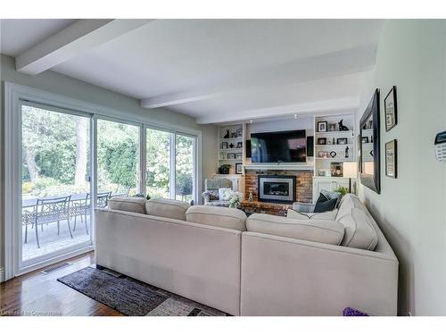 1331 Tyandaga Park Drive, Burlington, ON - Indoor Photo Showing Living Room With Fireplace