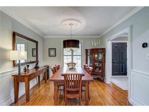 1331 Tyandaga Park Drive, Burlington, ON - Indoor Photo Showing Dining Room