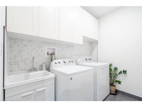 4 Concord Place, Grimsby, ON - Indoor Photo Showing Laundry Room