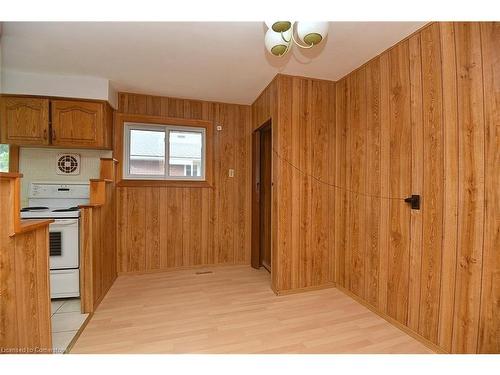 161 Kings Forest Drive, Hamilton, ON - Indoor Photo Showing Kitchen