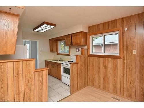 161 Kings Forest Drive, Hamilton, ON - Indoor Photo Showing Kitchen