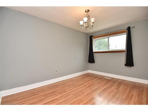 161 Kings Forest Drive, Hamilton, ON - Indoor Photo Showing Other Room