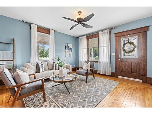 2844 Cockshutt Road, Waterford, ON - Indoor Photo Showing Living Room