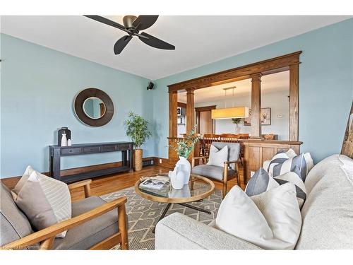 2844 Cockshutt Road, Waterford, ON - Indoor Photo Showing Living Room