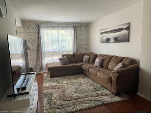 5-11 Colmar Place, Dundas, ON - Indoor Photo Showing Living Room