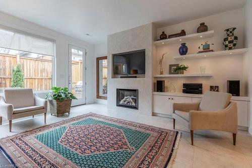 109 Kent Street, Hamilton, ON - Indoor Photo Showing Living Room With Fireplace