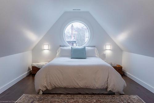 109 Kent Street, Hamilton, ON - Indoor Photo Showing Bedroom