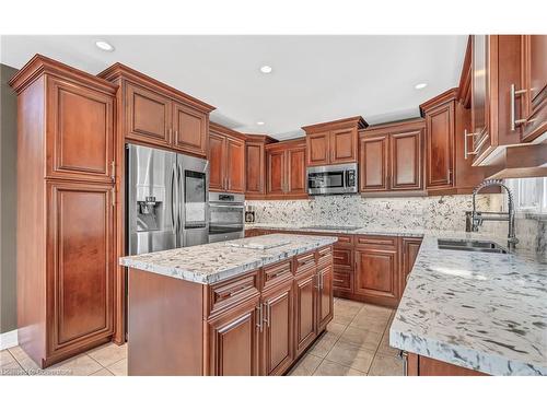 34 Penfold Court, Mount Hope, ON - Indoor Photo Showing Kitchen With Double Sink