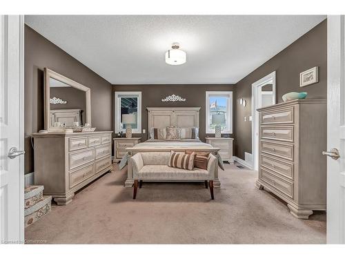 34 Penfold Court, Mount Hope, ON - Indoor Photo Showing Bedroom