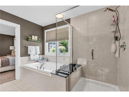 34 Penfold Court, Mount Hope, ON - Indoor Photo Showing Bathroom