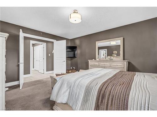 34 Penfold Court, Mount Hope, ON - Indoor Photo Showing Bedroom