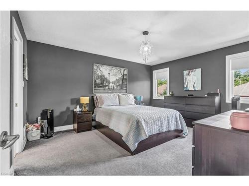 34 Penfold Court, Mount Hope, ON - Indoor Photo Showing Bedroom