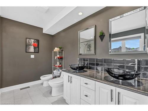 34 Penfold Court, Mount Hope, ON - Indoor Photo Showing Bathroom